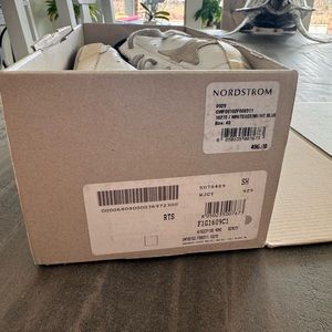 Golden Goose Super Star Sneakers. Size 9